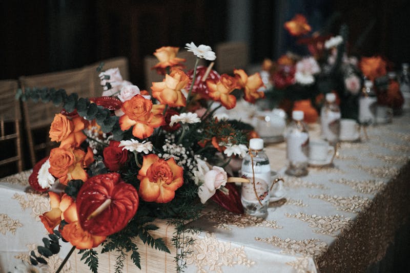 Composition florale centre de table mariage Interflora